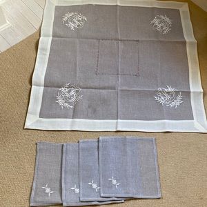 Gray and ivory embroidered Tablecloth & 4 napkins set from France NWOT